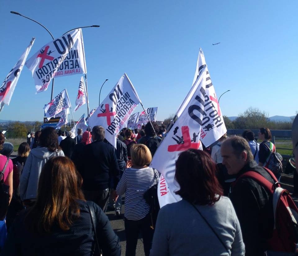 Manifestazione no aeroporto