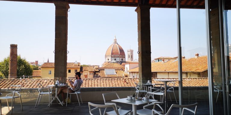 Aperitivo al tramonto e spettacolo teatrale al Museo degli Innocenti