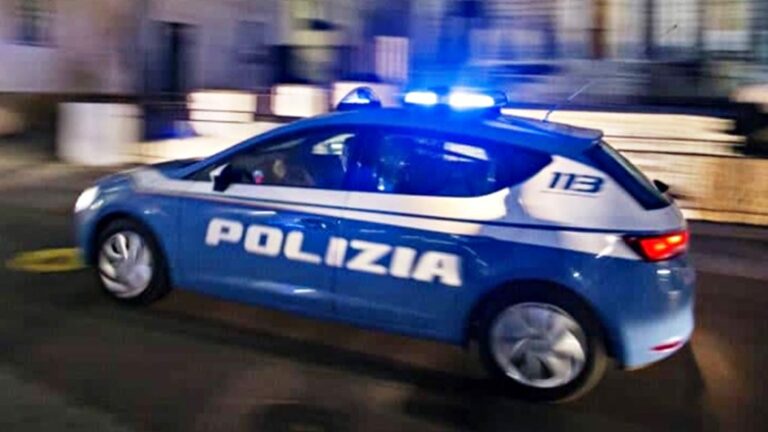 Colpo ad azienda scarpe Fucecchio: bloccano la strada con auto rubate e chiodi