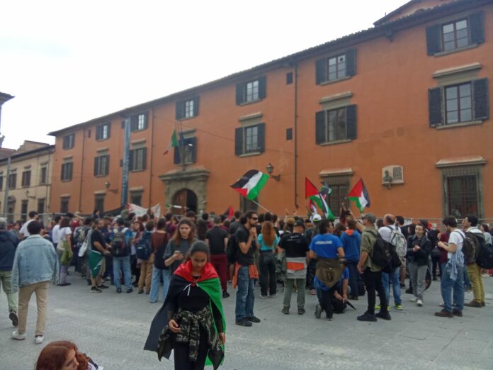 Gli studenti per la Palestina presentano una mozione al rettorato di UNIFI