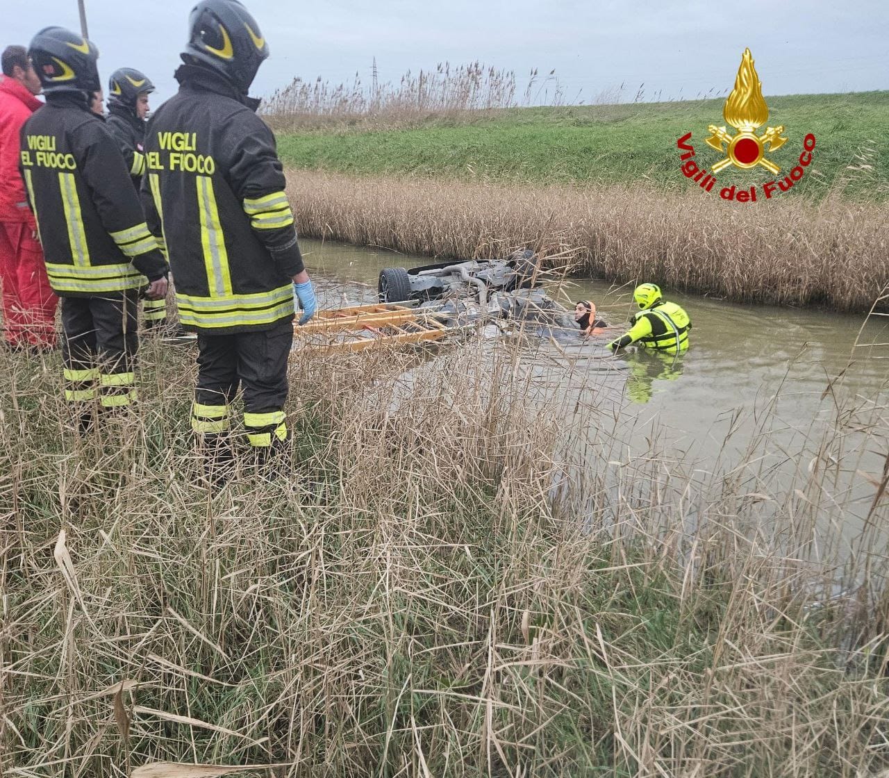 Auto colpita precipita da viadotto FiPiLi, muore conducente 38enne