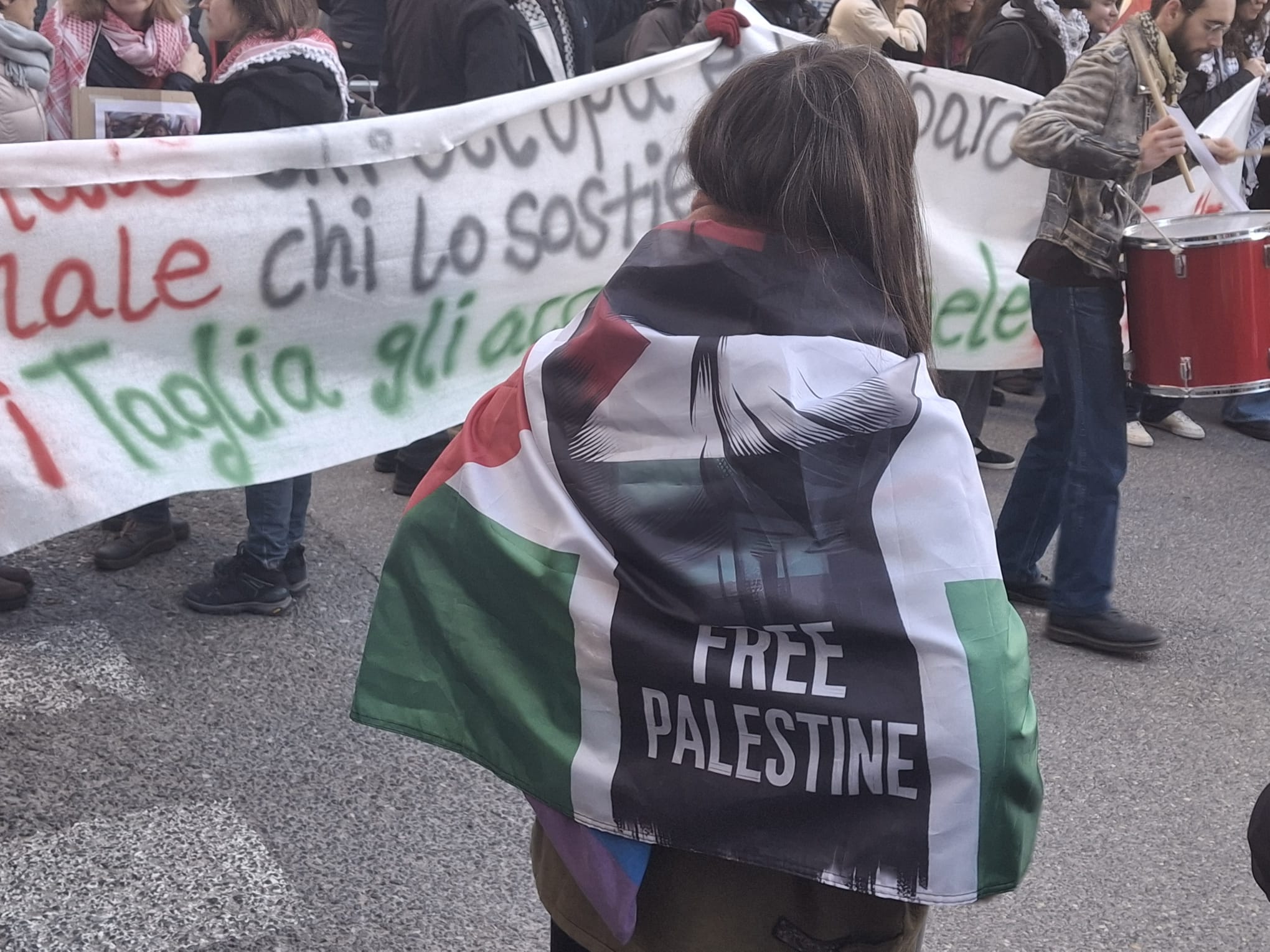 Firenze: presidio contro il convegno della Tel Aviv University "i relatori collaborano con l'esercito israeliano"